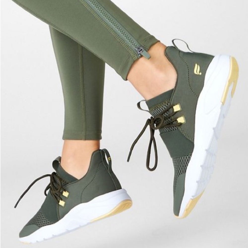 Fabletics Zuma Studio Sneaker III Dark Green Size 9.5